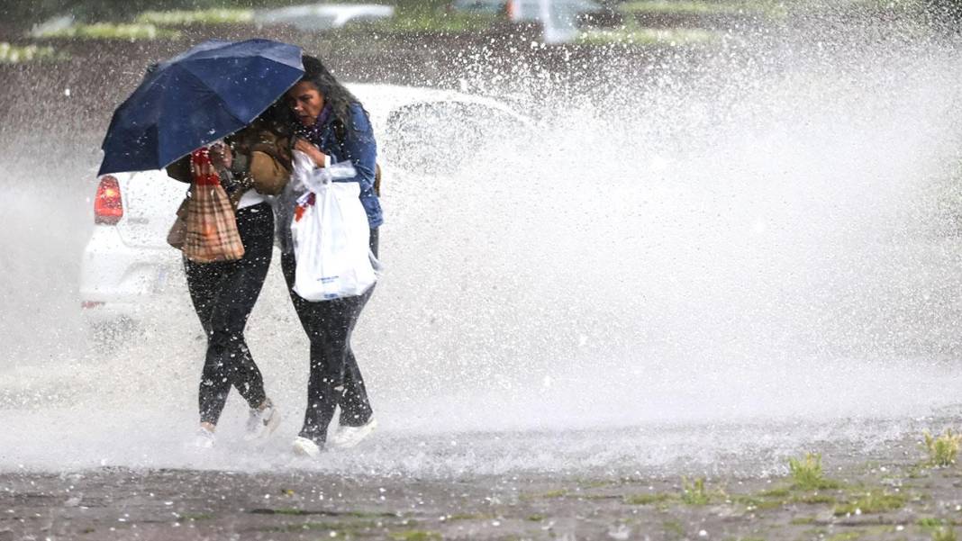 Meteoroloji il il uyardı: Sıcaklıklar düşecek... Türkiye'yi sağanak vuracak 3