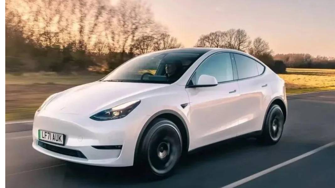 Tesla'dan Türkiye'ye özel kampanya: Fiyatları 900 bin lira birden düşürdü! 1