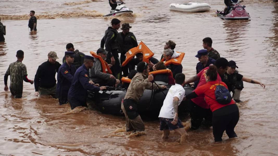 Brezilya'da sel felaketi: 150 ölü 112 kayıp... 9