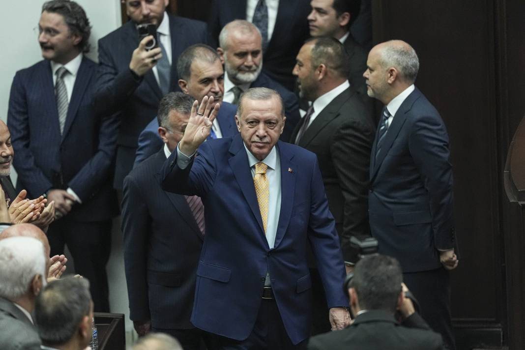 Erdoğan karar verdi: AKP Genel Merkezi’nde görevden alınacak 5 isim belli oldu 7