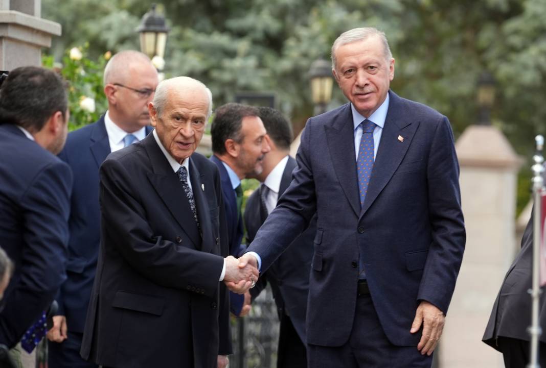 Erdoğan ve Bahçeli’nin sürpriz görüşmesinin perde arkası ortaya çıktı! Çarpıcı Sinan Ateş detayı 10