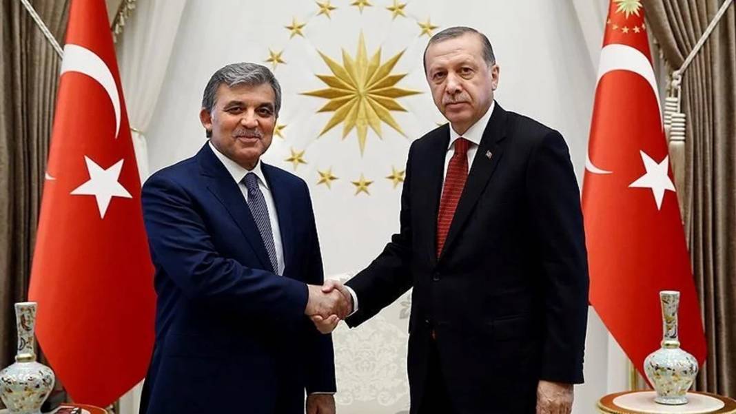 Abdullah Gül kolları sıvadı! 3 partiyi birleştirip başına geçecek 1