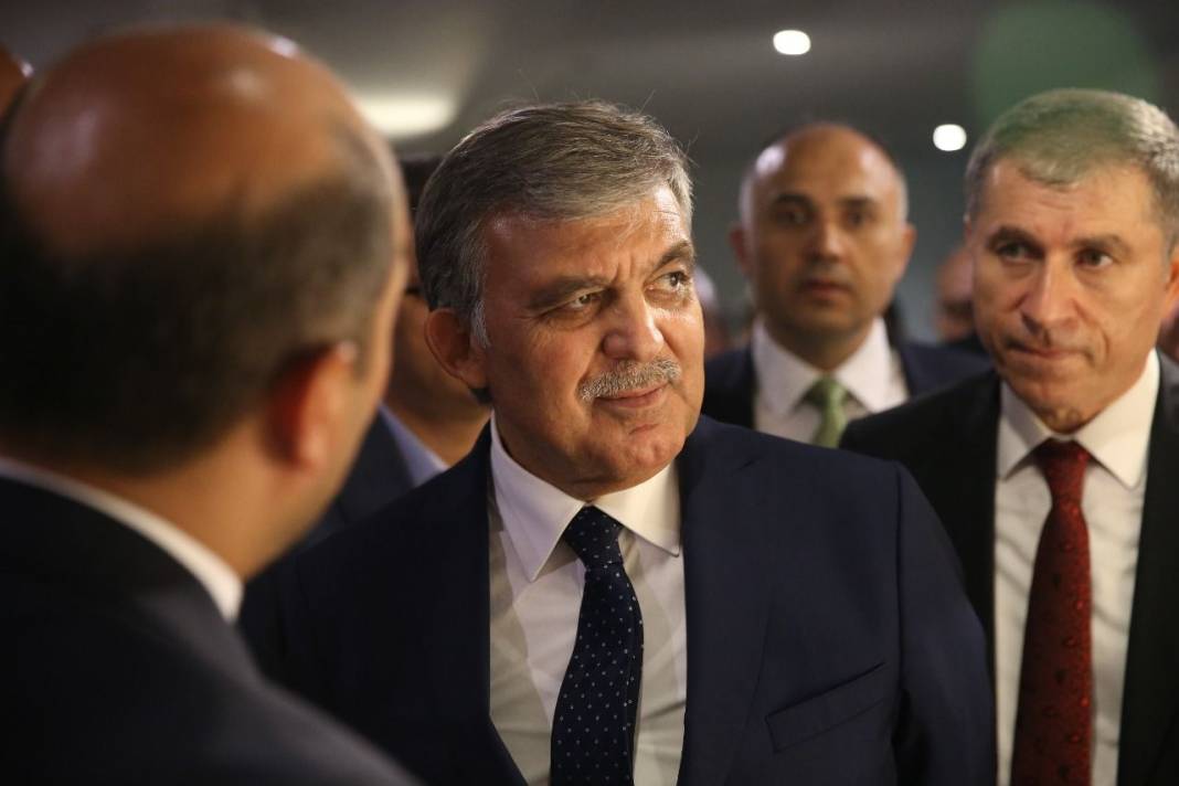 Abdullah Gül kolları sıvadı! 3 partiyi birleştirip başına geçecek 4