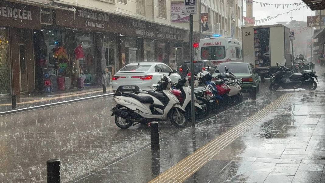 Meteoroloji'den sağanak uyarısı: Adeta bardaktan boşalırcasına yağacak! 7