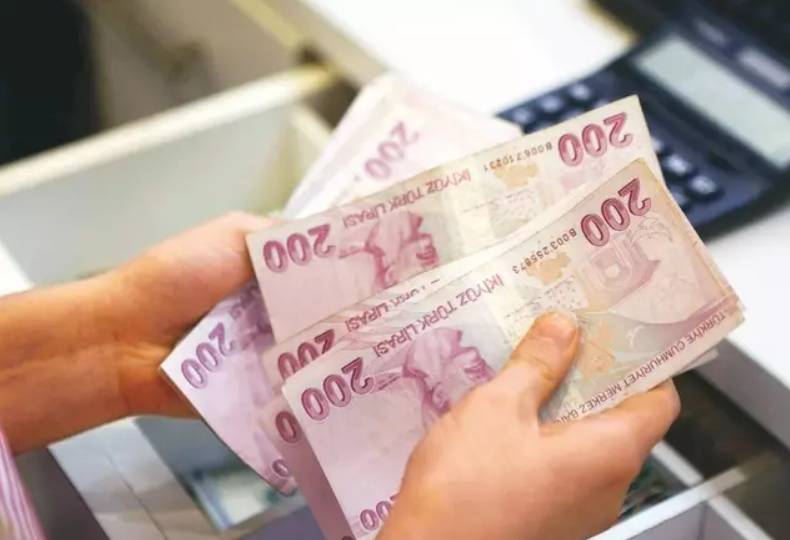 Bankaların promosyon yarışı kızıştı: Emekliler çifte bayram yaşayacak 14