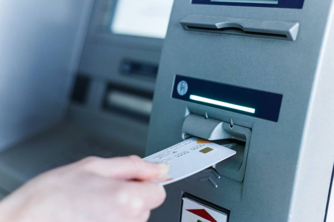 ATM'lerde yeni dönem: Para çekerken ve yatırırken dikkat 2