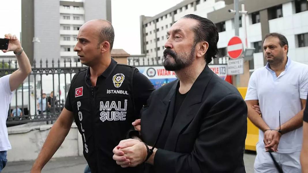 Yıllarca Adnan Oktar'ın eziyetine maruz kalan genç kadın: İnsanlık tarihi böyle bir manyak görmedi" 4