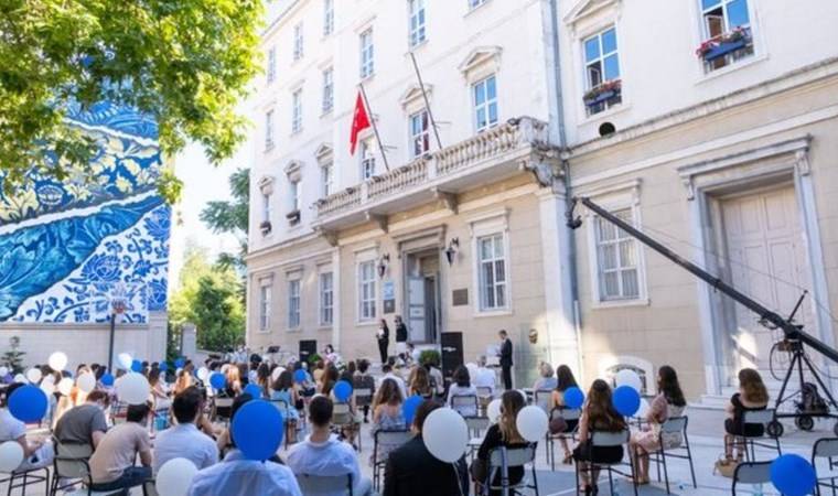 Özel yabancı liselerin yıllık ücretleri dudak uçuklattı. En pahalısı 1 milyonu geçti 9