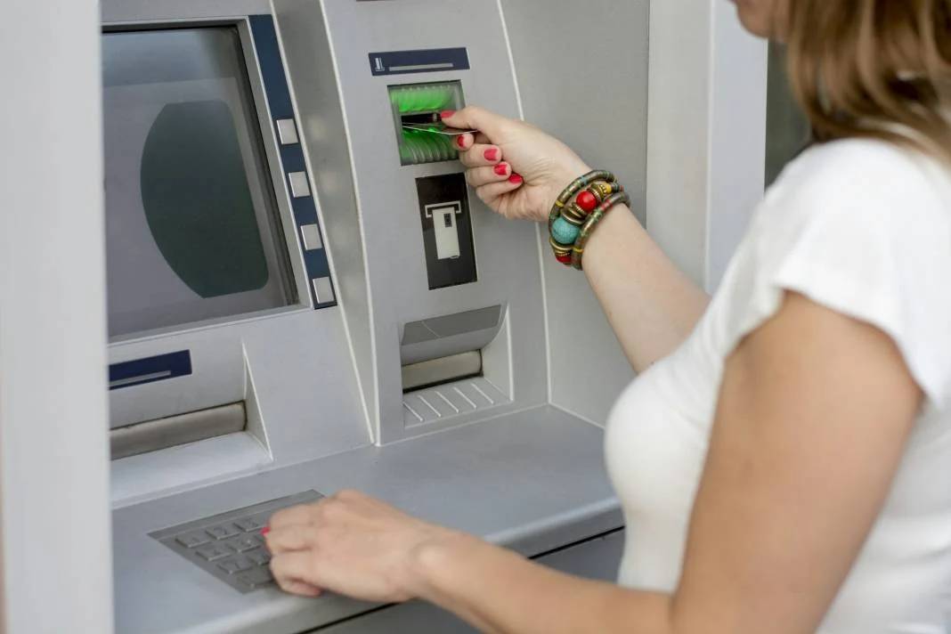 ATM'lerde yeni dönem başladı. Bankalar jet hızıyla duyurdu 2