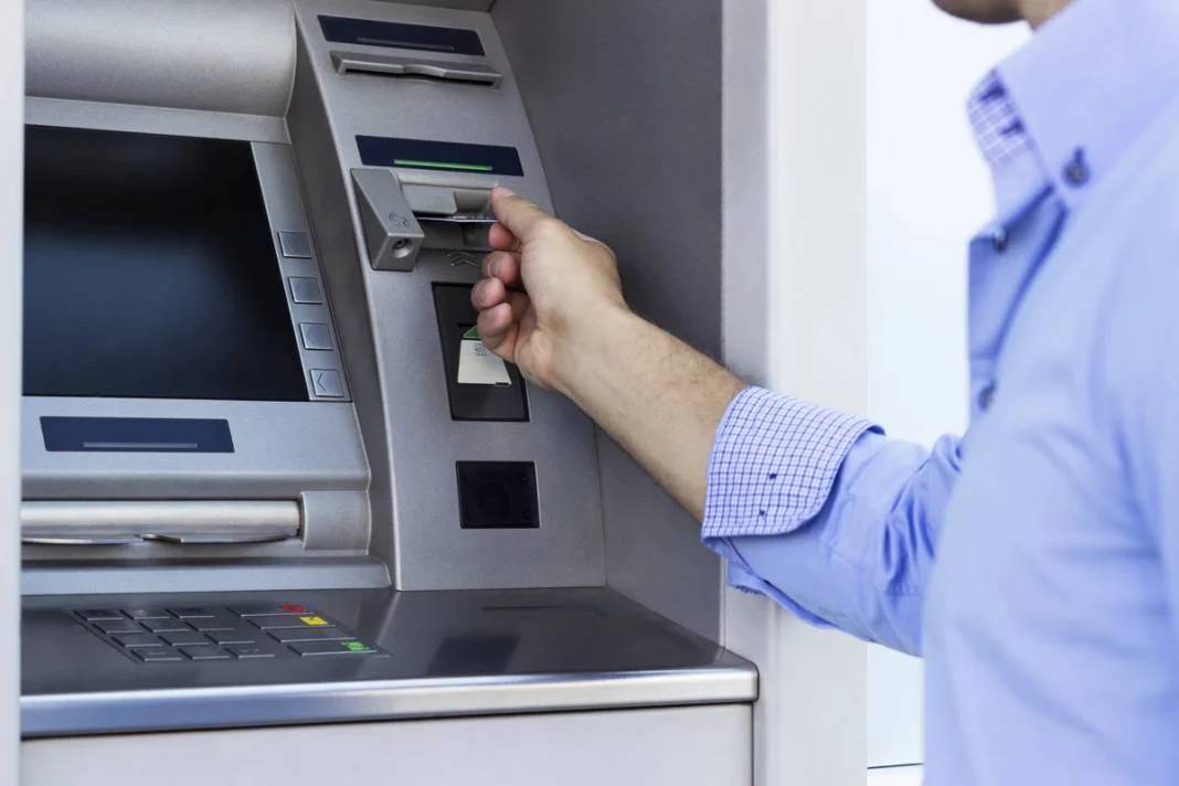 ATM'lerde yeni dönem başladı. Bankalar jet hızıyla duyurdu 1