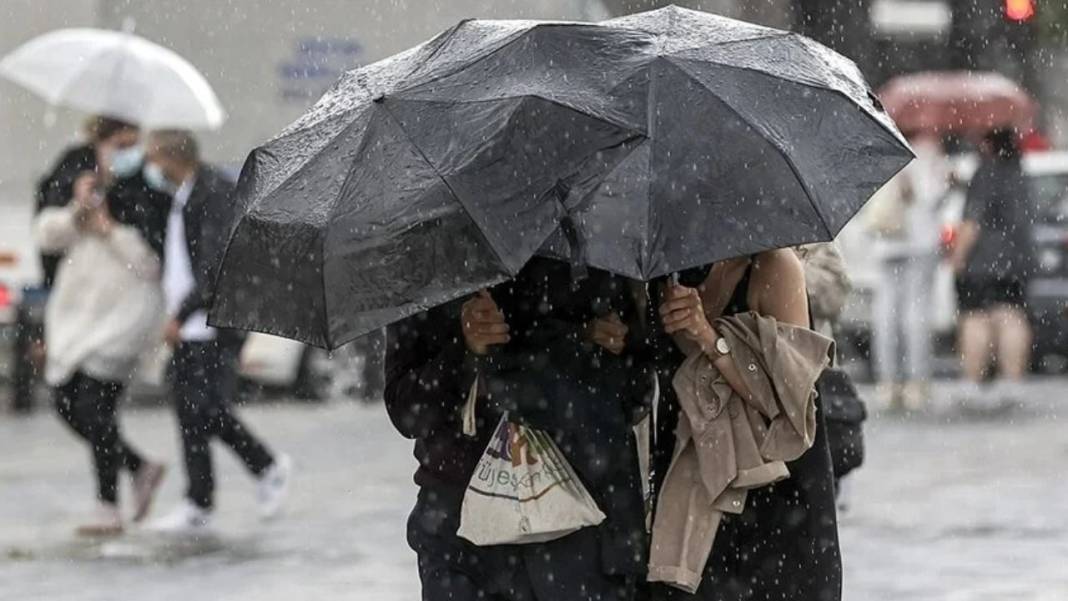 Meteoroloji duyurdu. Türkiye'yi sağanak vuracak 10