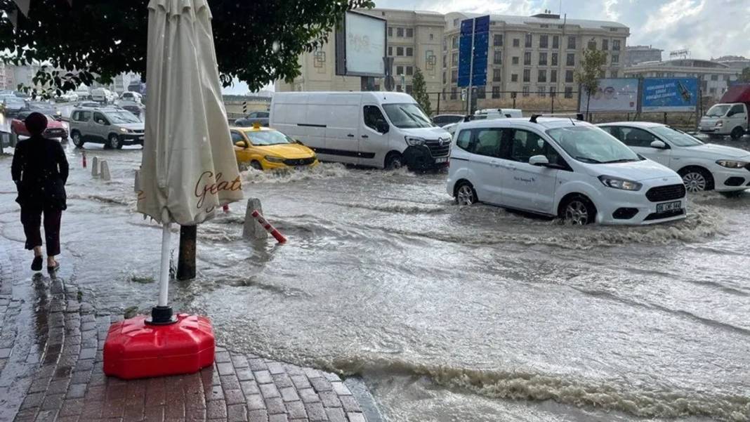 Meteoroloji duyurdu. Türkiye'yi sağanak vuracak 4