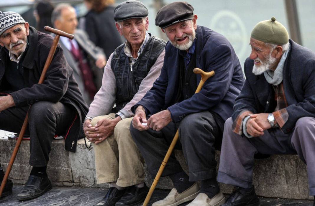 Emekli ve eşine bedava oldu. SGK ve Bakanlık kararı açıkladı 4