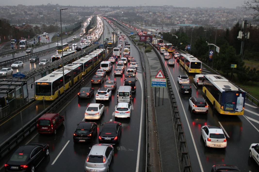 Milyonlarca sürücüyü ilgilendiriyor! Son tarih verildi, yeni sistem devreye giriyor 4