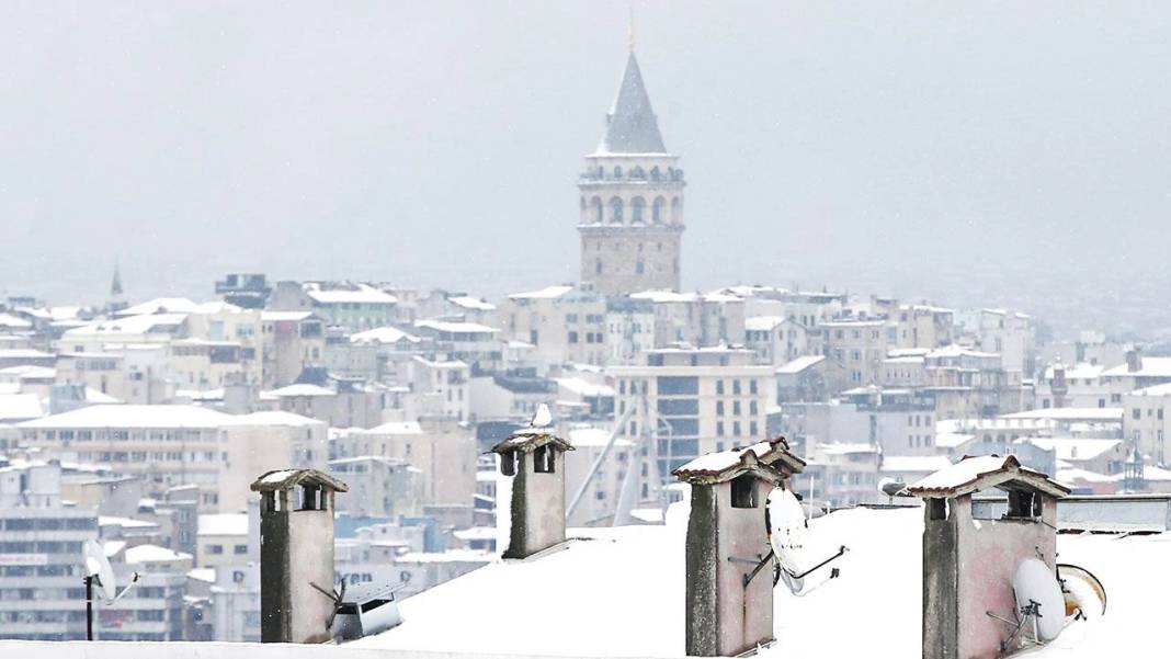 İstanbul'a kar ne zaman yağacak? Saat vererek açıkladı mont giymeden dışarı çıkmayın 4