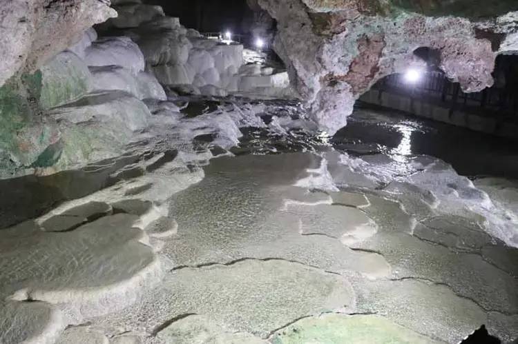 Yer altındaki gizli Pamukkale: Kaklık Mağarası görenleri büyülüyor 5