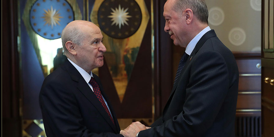 Ünlü ekonomistten bomba 'kriz' yazısı: Eğer Devlet Bahçeli'nin bu isteğini Erdoğan yerine getirirse...