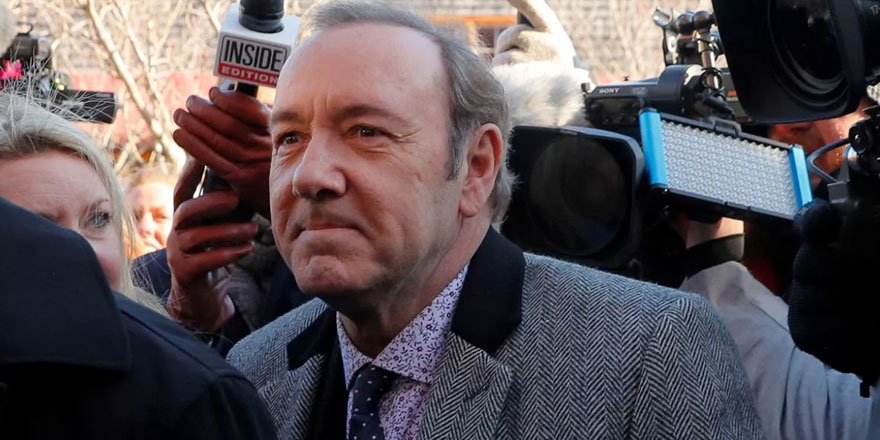 Kevin Spacey tecavüz, darp, sarkıntılık ve istismarla suçlanıyor