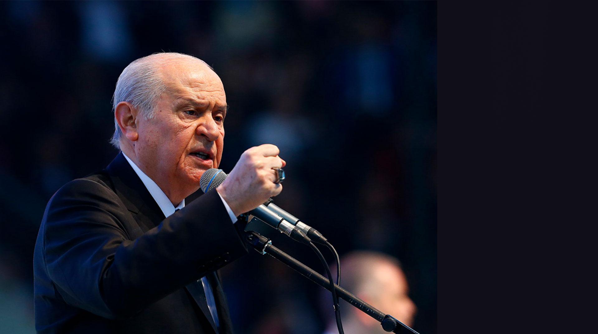 CHP'li doktor Devlet Bahçeli'ye "sen kimsin" dedi, ortalık karıştı