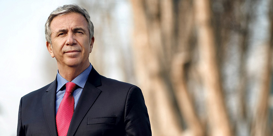 Mansur Yavaş, Köprülü kavşaklarının maliyetini pankartla duyurdu