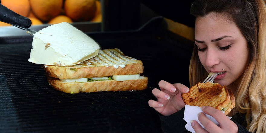 Bayıla bayıla yiyoruz ama zor günler bizi bekliyor: Tostçuları üzecek haber