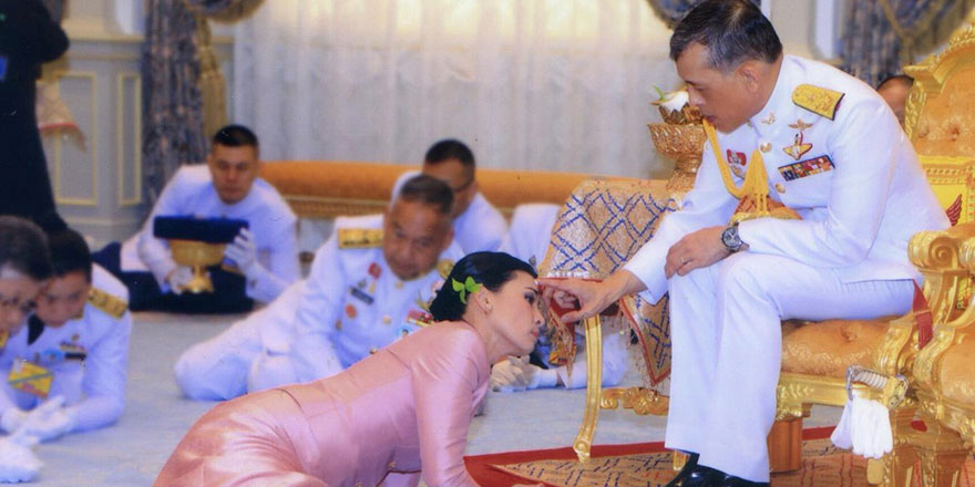 Cariyesiyle otele kapanan Tayland Kralı Maha Vajiralongkorn aylar sonra ilk kez görüntülendi