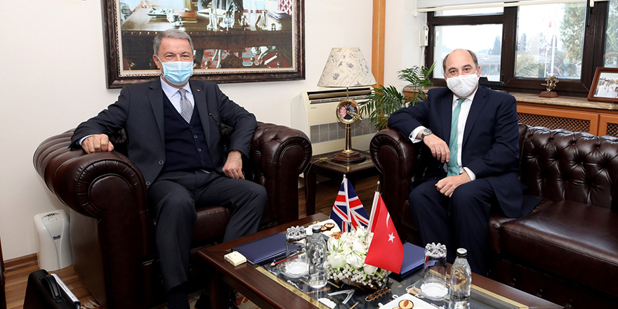 Hulusi Akar, İngiltere Savunma Bakanı Ben Wallace ile görüştü