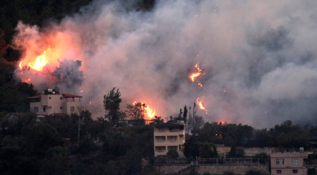 Hatay yanmıyor, yakılıyor!