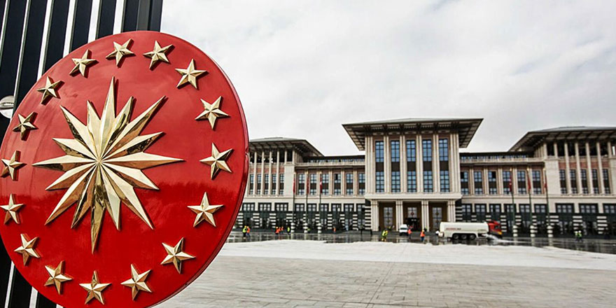 AYM Üyesi Engin Yıldırım'ın ışıklar yanıyor mesajının ardından Saray'dan çok konuşulacak çıkış