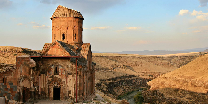 Ermenistan sınırının sıfır noktasındaki Ani Harabeleri'nde sessizlik