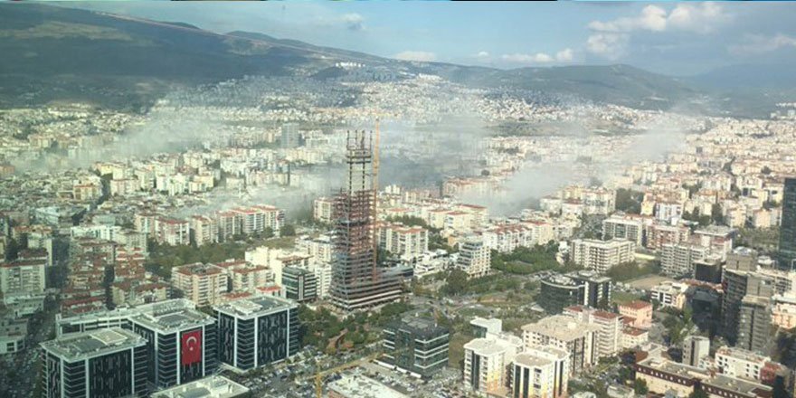 İzmir'de 6.6 büyüklüğünde deprem! İstanbul'da da hissedildi