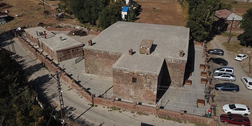Bitlis'teki 5 asırlık han ziyaretçilerini büyülüyor