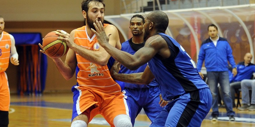 Büyükçekmece Basketbol'a korona virüs şoku 