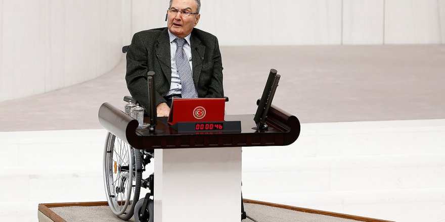 Deniz Baykal yemin etti