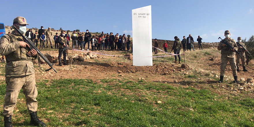 Şanlıurfa Göbeklitepe'de araziye yerleştirilen bir metal blok bulundu!