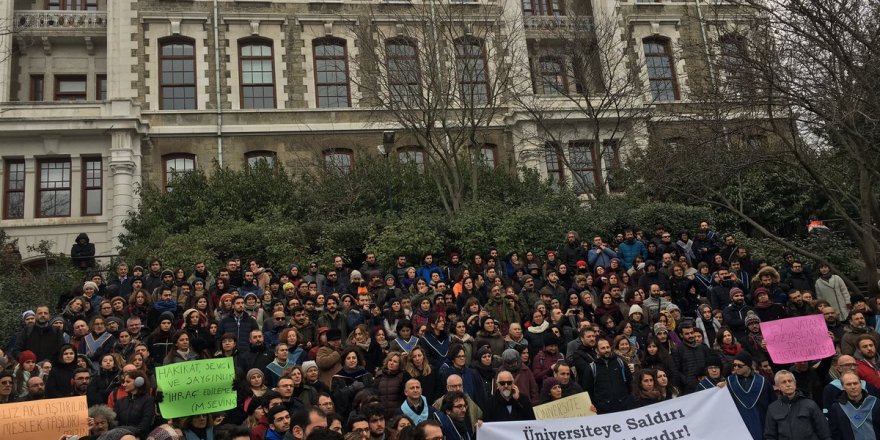 Boğaziçi Üniversitesi Hukuk Fakültesi Dekanı Prof. Dr. Selami Kuran oluyor 