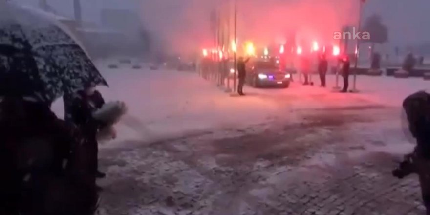 AKP'li Numan Kurtulmuş memleketi Ordu'da meşalelerle karşılandı 