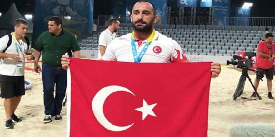 Beşiktaşlı Milli güreşçi Ufuk Yılmaz dünya şampiyonu!