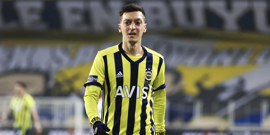 Mesut Özil'in İstiklal Marşı okuması Alman basınında