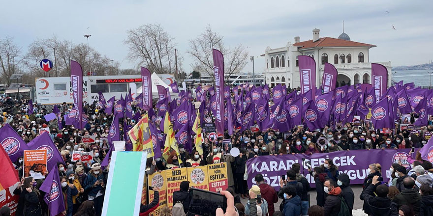 İstanbul Sözleşmesi'nin feshedilmesine büyük tepki! Türkiye'de kadınlar ayaklandı