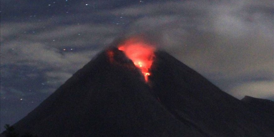 Merapi Yanardağı'nda turuncu alarm