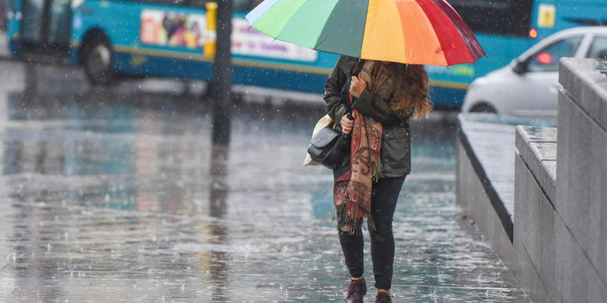 Meteoroloji bölge bölge uyardı! Sağanak yağış ne kadar sürecek?