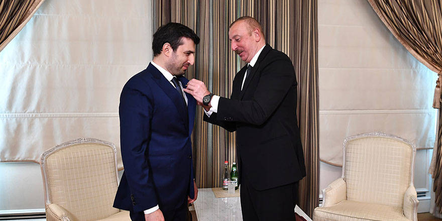 Aliyev'den  Selçuk Bayraktar'a "Karabağ Nişanı" takdimi!