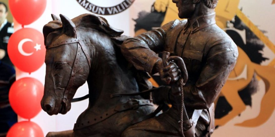 500 kilogram çikolatadan Atatürk Anıtı