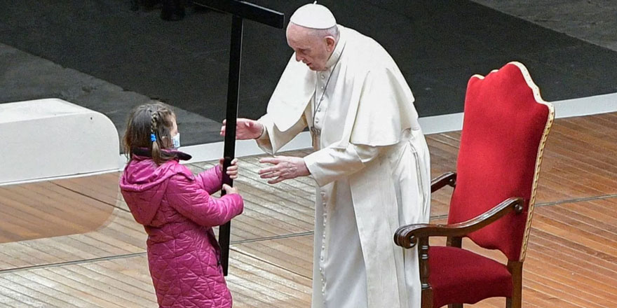 Papa'nın Paskalya mesajı: Pandemi döneminde çatışmak ve silahlanmak skandaldır