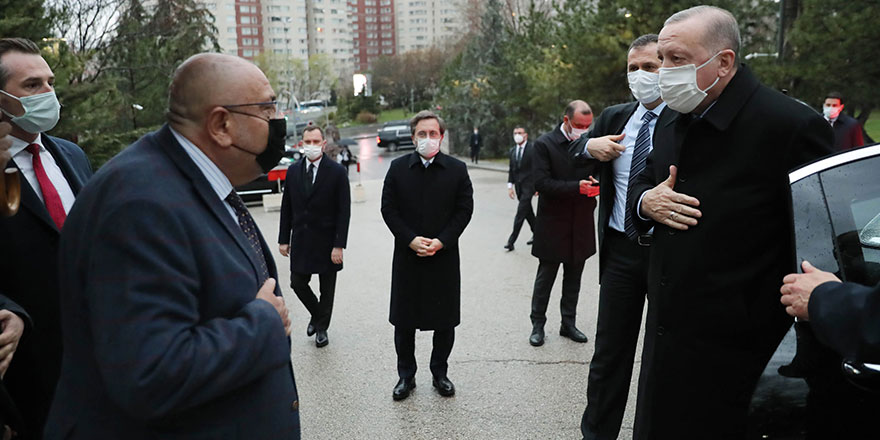 Abisi Tuğrul Türkeş babasının mezarında Erdoğan'ı karşıladı! Ahmet Kutalmış Türkeş'ten zehir zemberek sözler