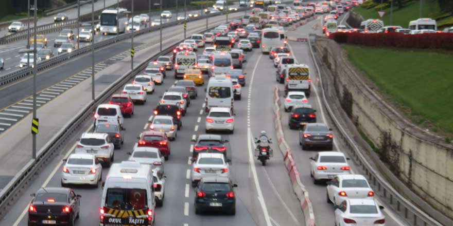 İstanbul'da trafik durdu! An itibariyle yoğunluk yüzde 78