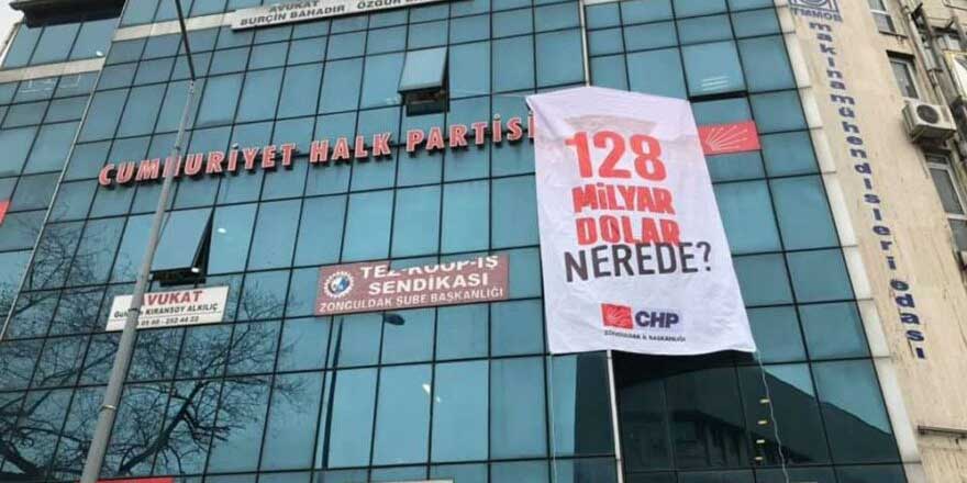 CHP'nin Zonguldak il binasındaki afişi de kaldırıldı