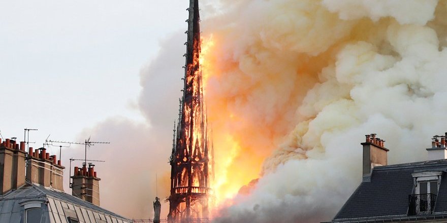 Fransa Notre Dame Katedrali’ni 5 yılda yeniden inşa etmeyi planlıyor