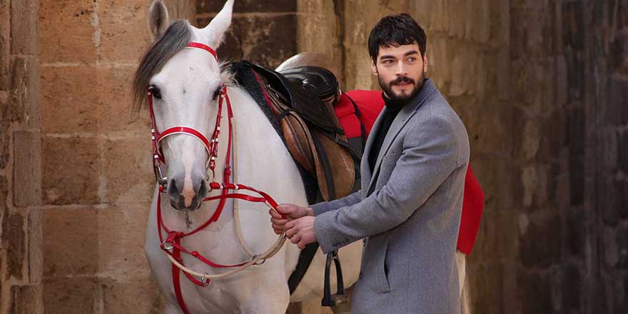 Hercai'de başrol oynayan Akın Akınözü hakkında şaşırtacak itiraf!